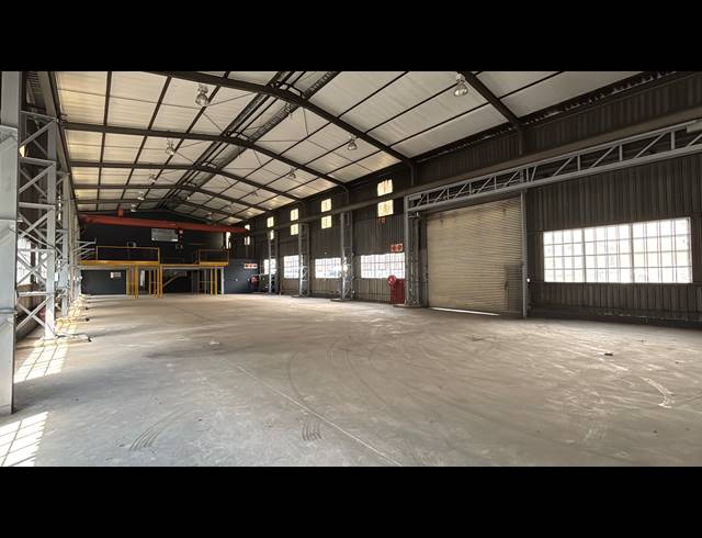 1,129M² WAREHOUSE TO LET IN SEBENZA